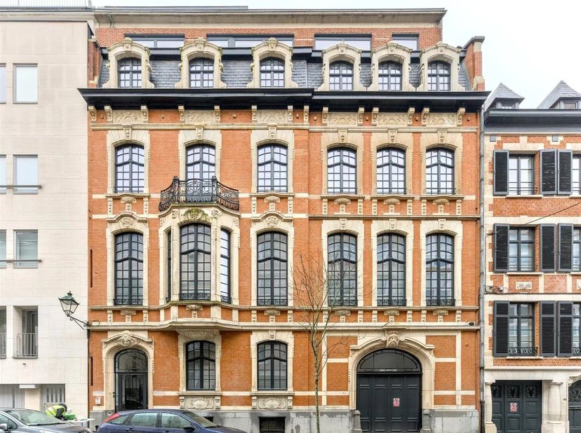 Gepresenteerd door Alexandra Dewitte Tel: 0473/84.61.61 of alexandra.dewitte@victoire.be<br />
In een gebouw uit 1930, volledig gerenoveerd in 2021, o