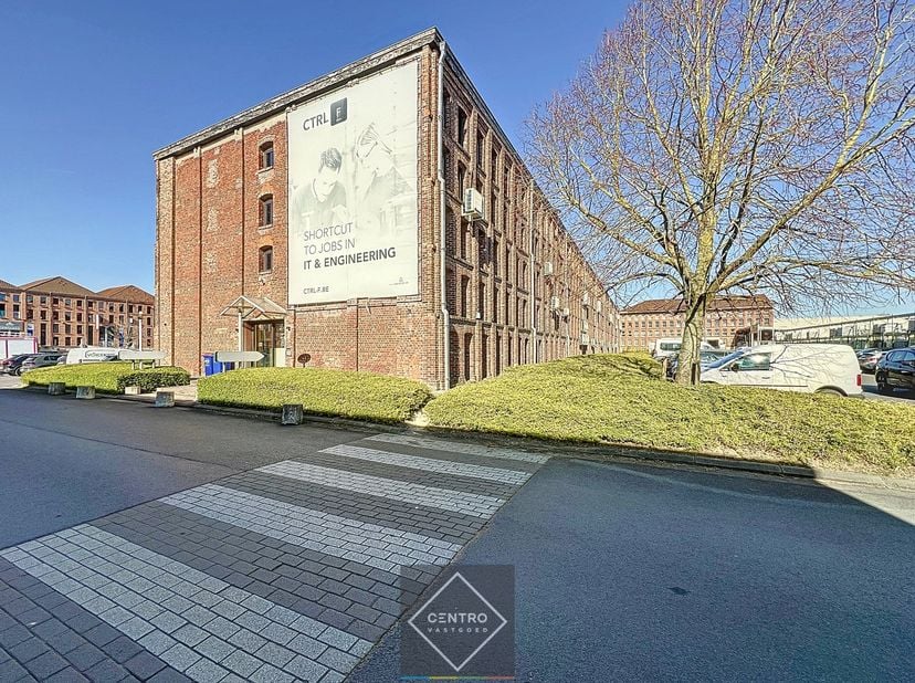 Bien professionnel à vendre
                    à 8500 Kortrijk