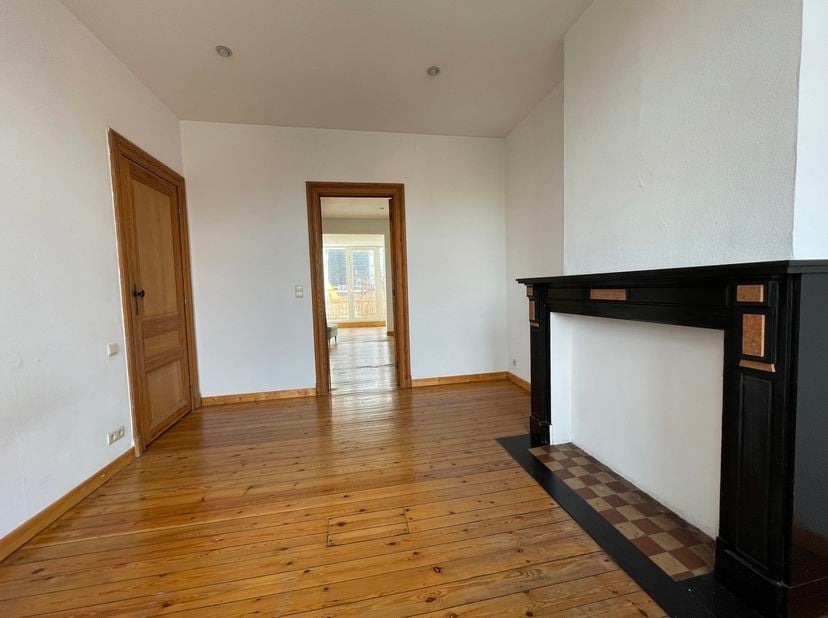 Au cœur du quartier européen, à proximité des institutions et du square Ambiorix, charmant appartement de ± 50m² avec terrasse de ± 35 m² orientée SUD