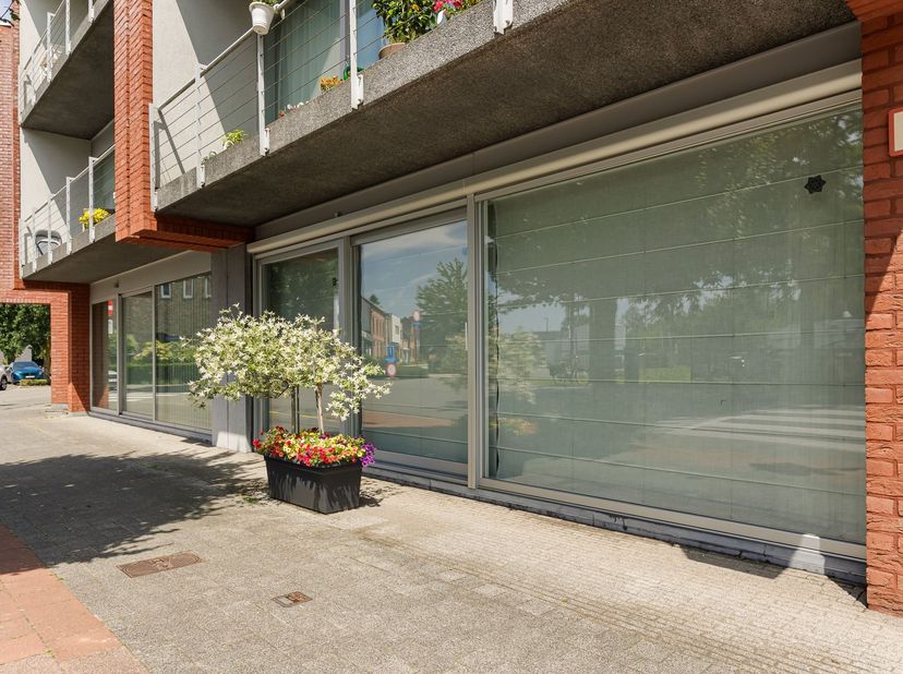 CONFORT DE VIE MODERNE À HOMBEEK<br />
<br />
Ce magnifique appartement de pas moins de 110 m² bénéficie d'un emplacement central à Hombeek. Il vous