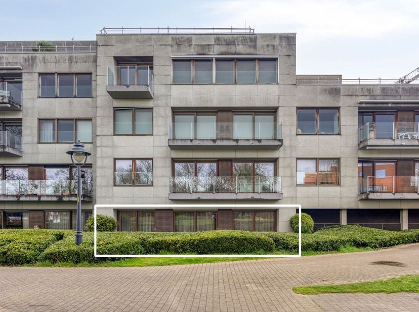 Op zoek naar een&amp;nbsp;centraal gelegen appartement met alle comfort&amp;nbsp;binnen handbereik? Dit comfortabel en lichtrijke appartement, gelegen in resi