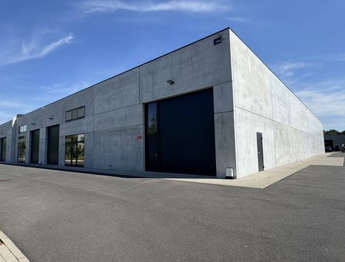                                         Opslagplaats te huur in Jabbeke, € 1.350
