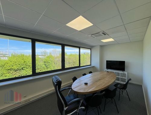                                         Kantoor te huur in Sint-Denijs-Westrem, € 3.814
