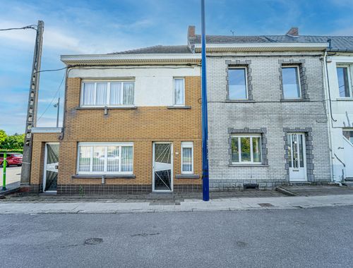                                         Maison à vendre à Chapelle-lez-Herlaimont, € 248.000
