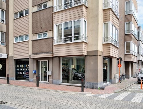                                         Bureaux à vendre à Heist-aan-Zee, € 435.000

