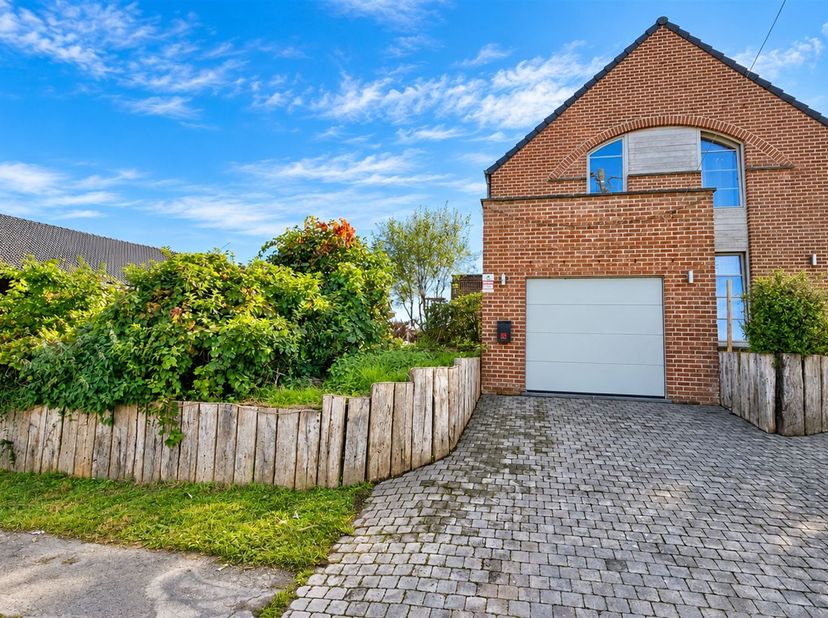 Maison à vendre à ,
                    7080 Sars-la-Bruyère