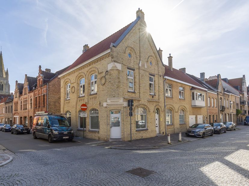 Huis te koop in Duinkerkestraat 2-2A,
                    8620 Nieuwpoort
