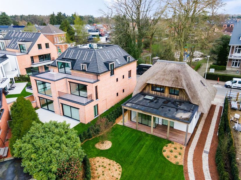 Ontdek Residentie t Sant, een unieke nieuwbouwontwikkeling van Jones Construct in het hart van het charmante Zandhoven. Dit hoogwaardige woonproject c