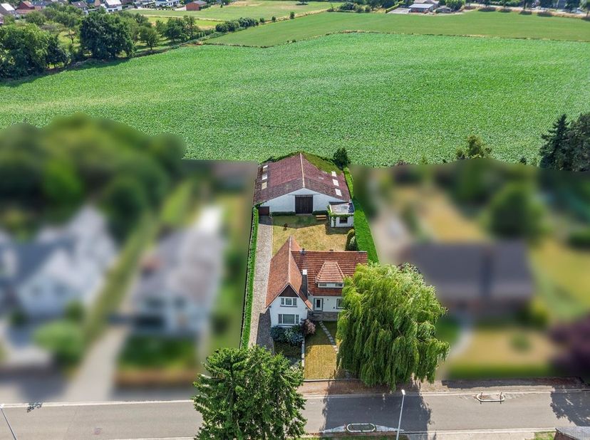 Uniek perceel van 11a42ca met woning en achterliggende loods op toplocatie in Aldeneik – Maaseik. <br />
 <br />
<br />
Op zoek naar een interessan