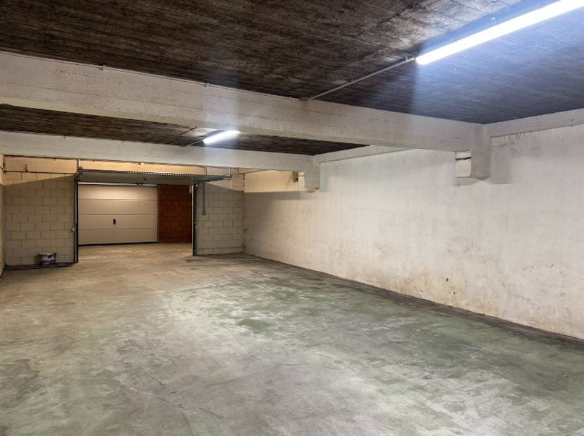 Bedrijfsvastgoed te huur in Gentbruggestraat 169,
                    9040 Sint-Amandsberg