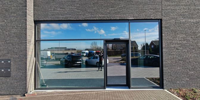 Bedrijfsvastgoed te huur in Torhoutsesteenweg 383, 8210 Zedelgem