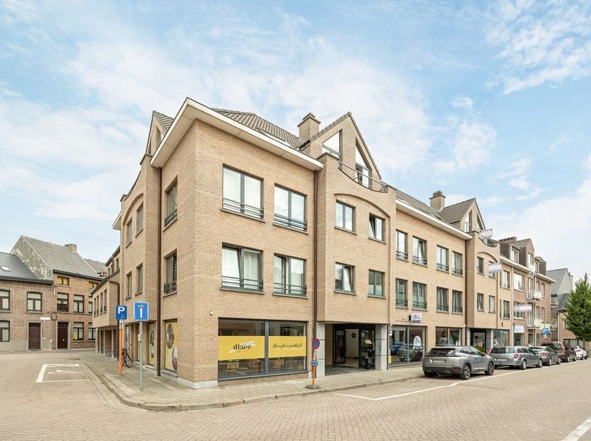 Ruim duplexappartement op rustige en toch centrale ligging in het stadscentrum van Lier.&amp;nbsp;<br />
<br />
Indeling van het appartement:<br />
Derde