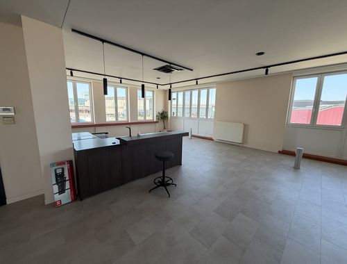                                         Kantoor te huur in Antwerpen, € 1.227,08
