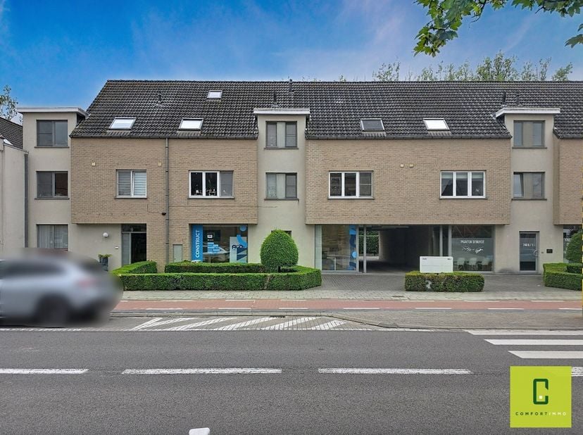Bedrijfsvastgoed te koop in Baron Ruzettelaan 240 bus B,
                    8310 Assebroek