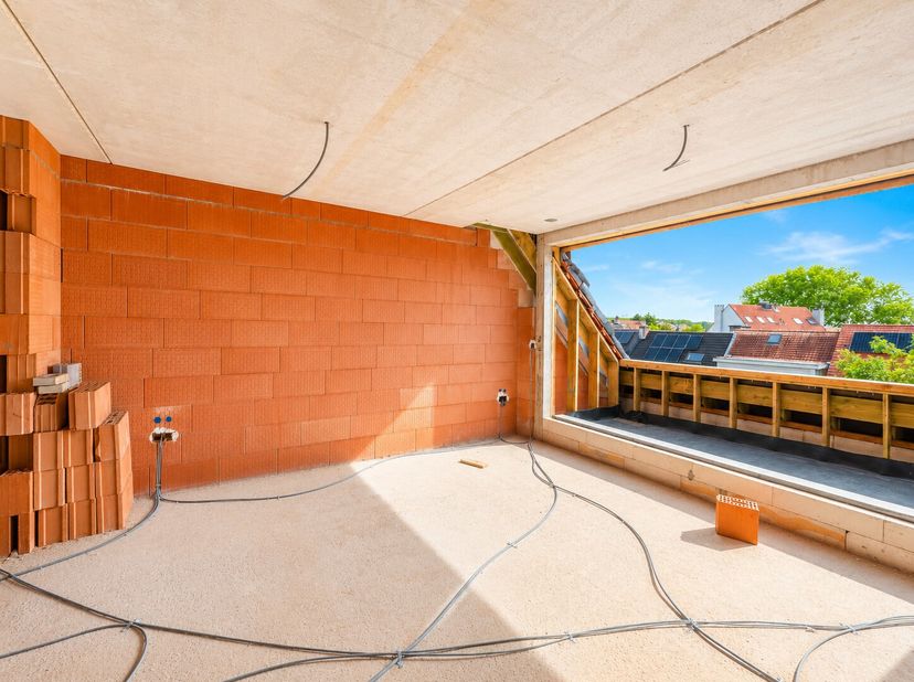 In Residentie "Babette", een nieuwbouwproject gelegen in de charmante Bondgenotenlaan 16 te Heist, bieden wij u dit nieuw duplexappartement aan. Dit s