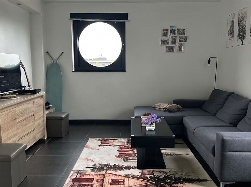 Spacieux appartement de 2 chambres à coucher avec terrasse et parking à Turnhout<br />
Situation<br />
situé sur la Dokter Paul Janssenlaan et bénéfic