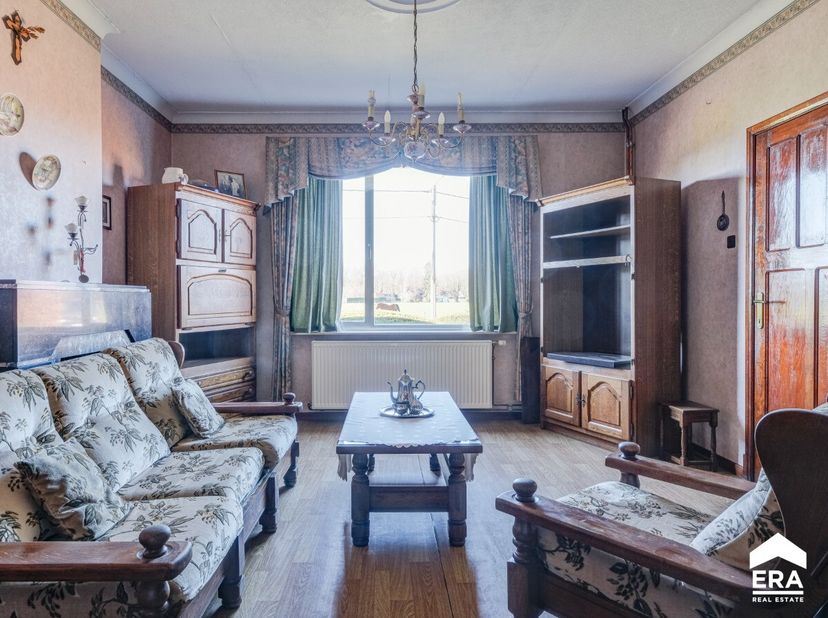Te koop: halfopen woning in de Kannaertsstraat te Stevoort, gelegen op een mooi perceel in een residentiële omgeving met scholen en alle dagdagelijkse