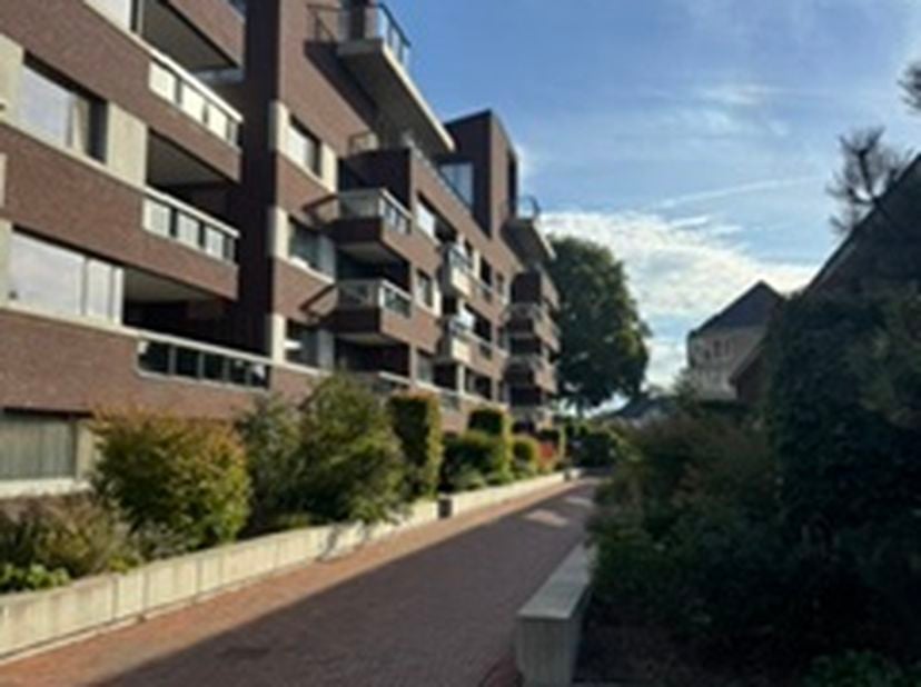 Appartement te huur in Burgemeester Gerard Bijnenslaan,
                    3600 Genk
