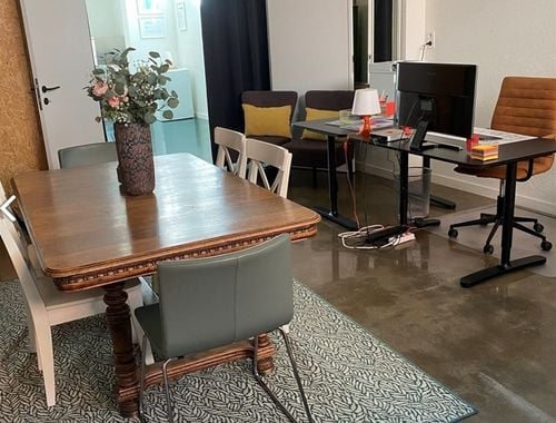                                         Kantoor te huur in Wetteren, € 820

