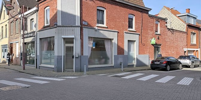 Bien professionnel à vendre à Place du Tuquet 44, 7700 Mouscron