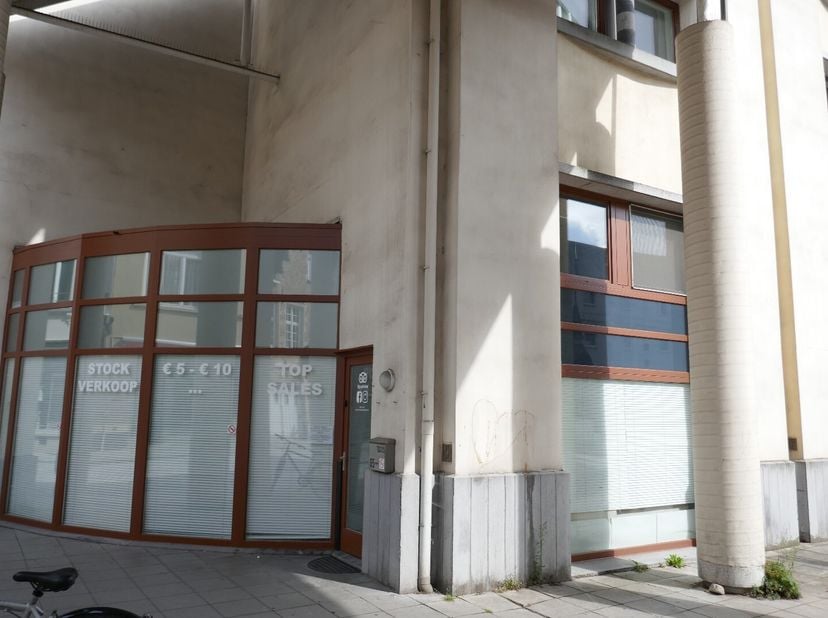 Bien professionnel à vendre
                    à 8000 Brugge