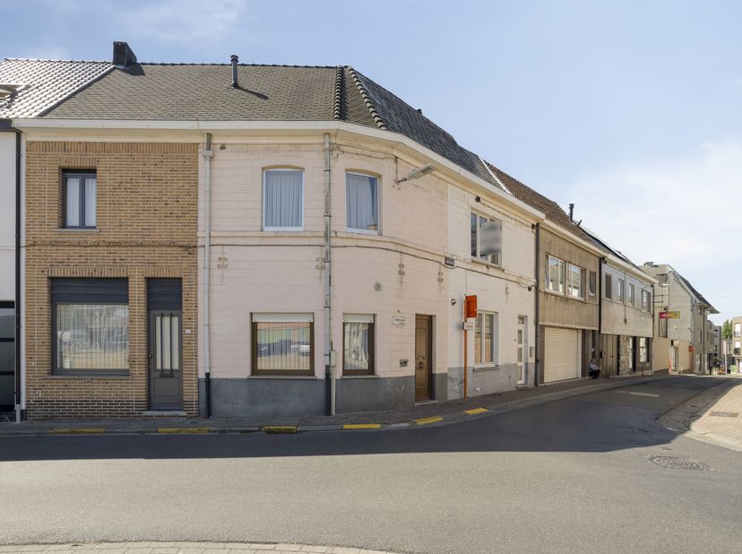 Huis te koop in Lange Kouterstraat 2,
                    9230 Wetteren