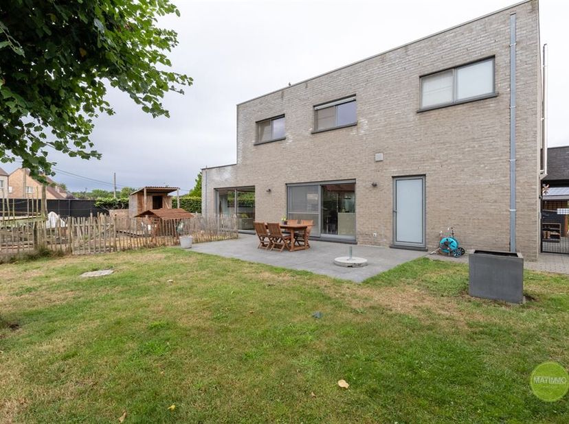 Maison familiale moderne avec jardin orienté sud à Elm<br />
Dans un cul-de-sac à Olmen, près de la réserve naturelle 'Het Scheps' et à moins de 2 km