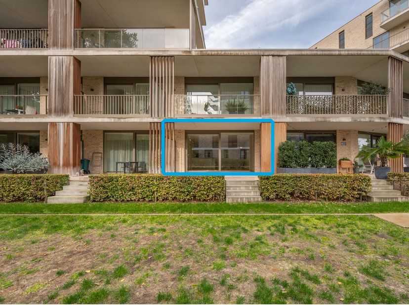 Appartement te koop in Vaartdijkstraat 30 bus 0003,
                    8200 Sint-Michiels