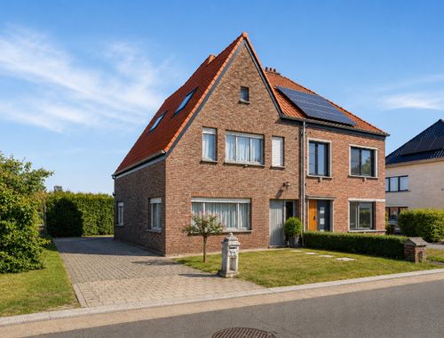                                         Woning te koop in De Pinte, € 399.000
