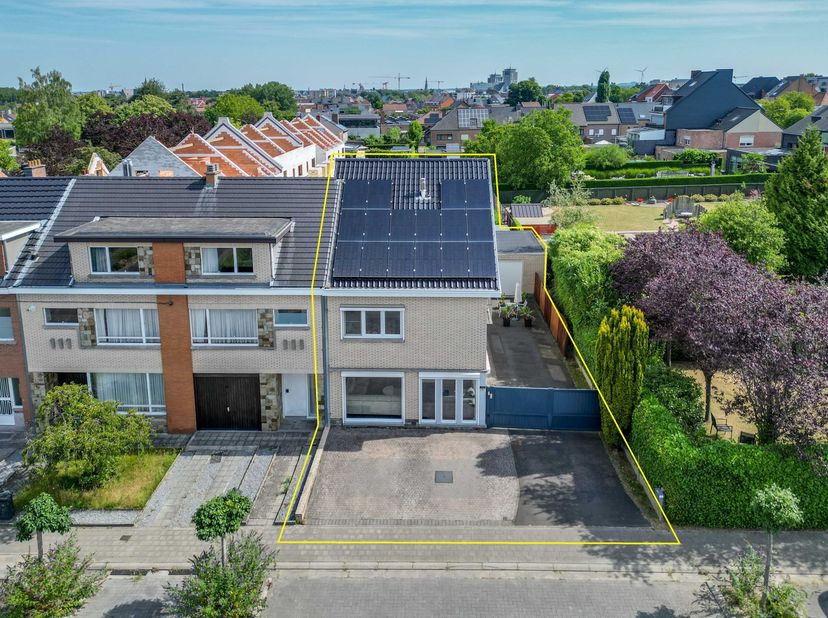 Huis te koop in Huidevetterslaan 1,
                    3500 Hasselt
