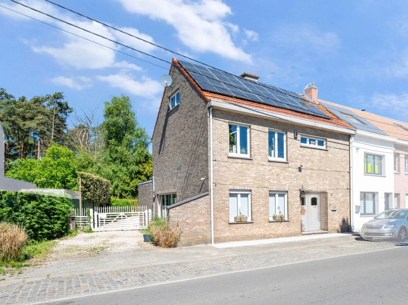Maison à vendre à Eigenlostraat 152,
                    9100 Sint-Niklaas