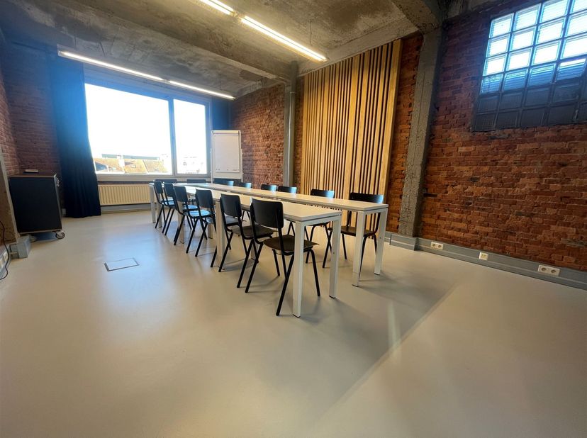 All inclusive co-working kantoorruimtes te huur!<br />
<br />
Ligging: De kantoorruimtes zijn gelegen op toplocatie in Merksem in de Koekenfabriek.<
