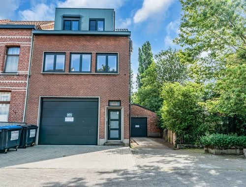                                         Gemengd gebruik te koop in Merksem, € 695.000
