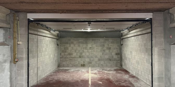 Garage te koop in Mechelsesteenweg 45-47 bus 15-16, 2640 Mortsel