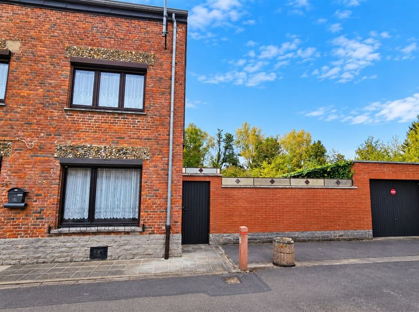 Huis te koop in ,
                    6140 Fontaine-l'Évêque
