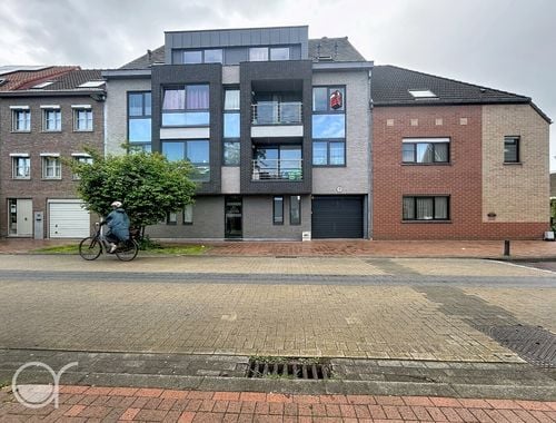                                         Appartement à louer à Sint-Amandsberg, € 850
