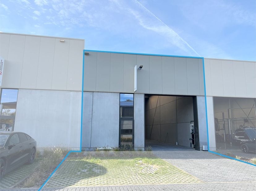 Unité PME neuve de 210 m² à louer, idéalement située sur l’ancien site de « Genk Hout », dans la zone industrielle de Genk-Noord, à proximité immédiat
