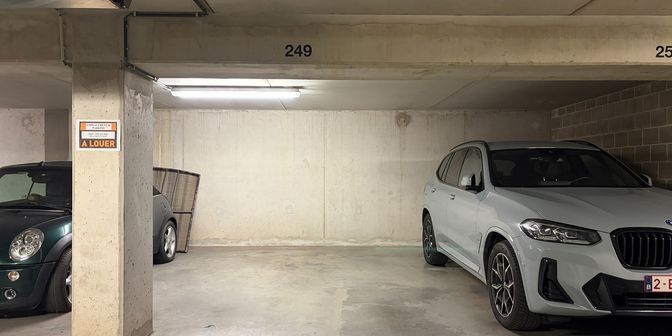 Garage à louer à 1200 Woluwe-Saint-Lambert