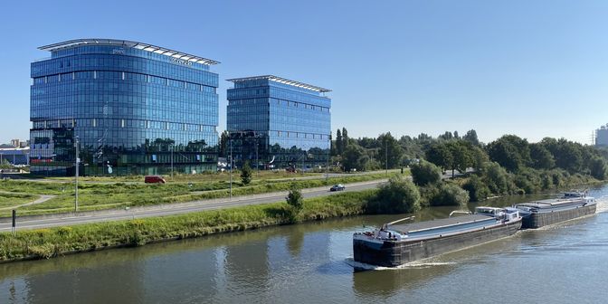 Bien professionnel à louer à Sluisweg 1-2, 9000 Gent