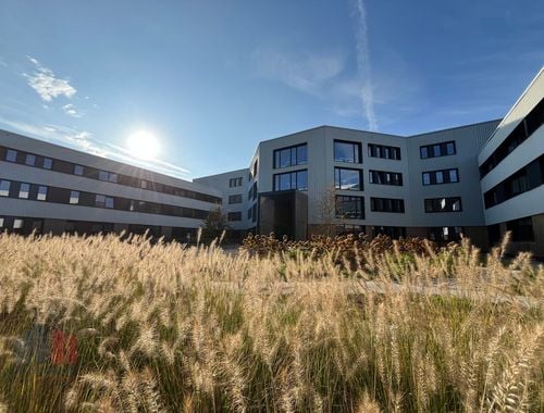                                         Bureaux à louer à Zwijnaarde, € 3.230
