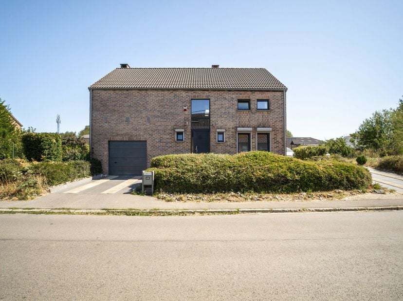 Thuillies - à Vendre <br />
Découvrez cette villa construite en 2008, développant ± 184 m² de surface de plancher chauffée, comprenant également un te