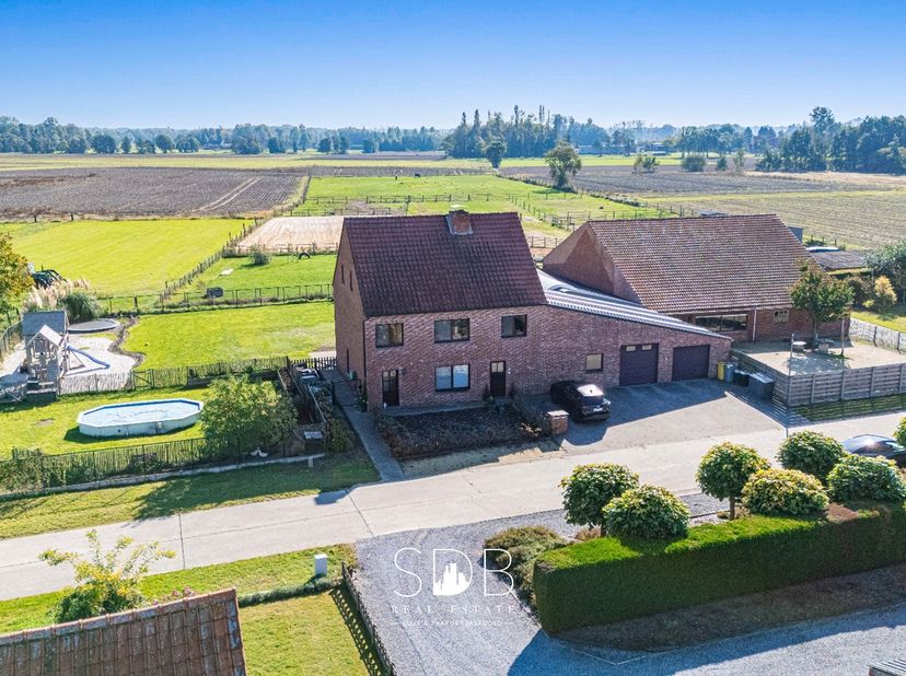 Bedrijfsvastgoed te koop in ,
                    2470 Retie