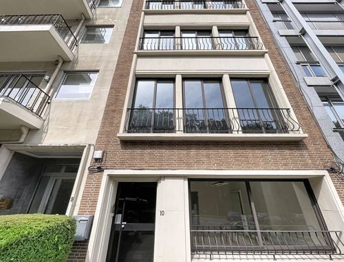                                         Appartement te koop in Elsene, € 430.000
