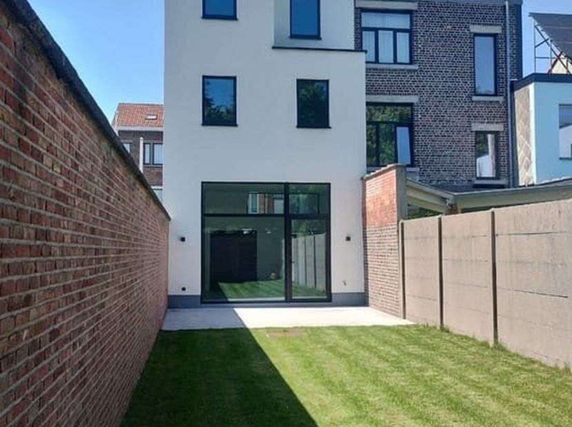 Maison à louer à Francisco Ferrerlaan,
                    9000 Gent
