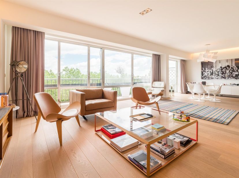 <br />
<br />
<br />
<br />
<br />
<br />
Brussel/Ixelles. Abdij La Cambre. Prachtig appartement met 3 slaapkamers, waaronder een hoofdslaapkamer met