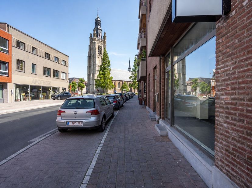 Bien professionnel à vendre
                    à 8800 Roeselare