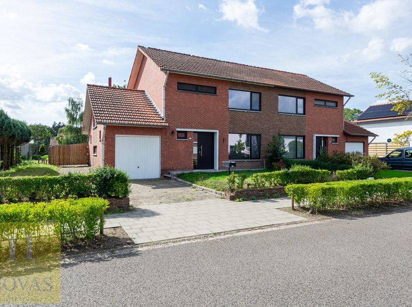 Maison à vendre à Bondgenotenlaan 15,
                    3920 Lommel
