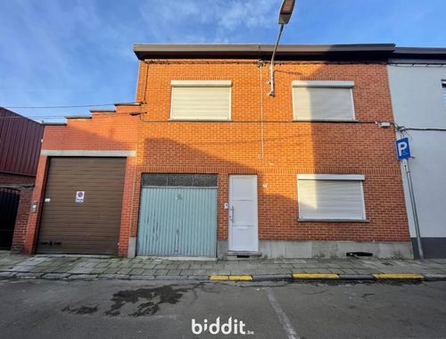                                         Maison à vendre à Fayt-lez-Manage, € 80.000
