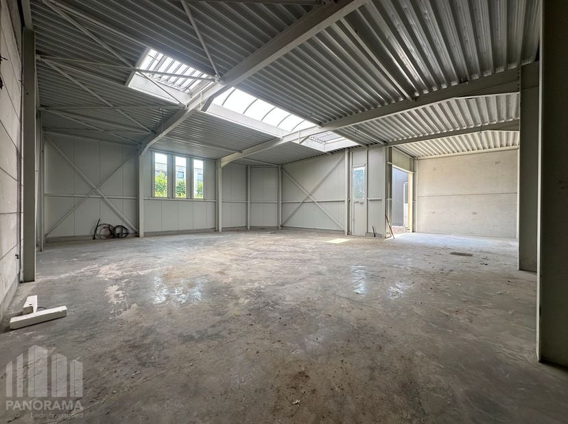 Nieuwbouw KMO-park bestaande uit 7 KMO-units te koop met oppervlaktes tussen 170 m² en 272 m².&amp;nbsp;De strategische ligging vlakbij de N46 zorgt voor