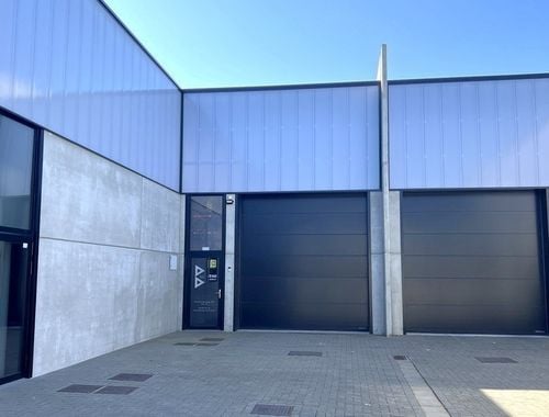                                         Bâtiment d’entreprise à louer à Dendermonde, € 2.700
